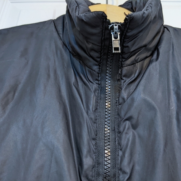 Jacob Jackets & Blazers - Jacob Black Sleek Ski / Moto Puffer Jacket w Front Pockets. Size Med.